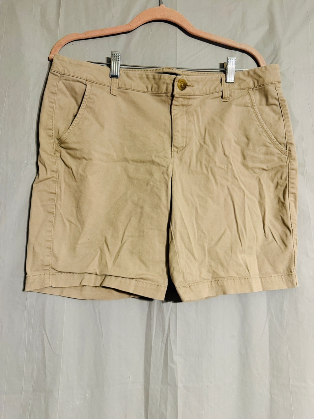 Aéropostale AERO Women’s Size 12 Khaki Bermuda Shorts 9” Stretch Chino Tan